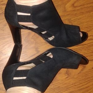 Life Stride Cadenza Black Ankle Booties